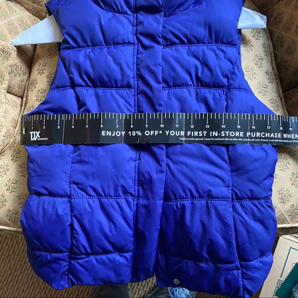 🐧HP🐧 Gap Weekend Puffer Purple Medium Vest SOLD - Picture 5 of 8